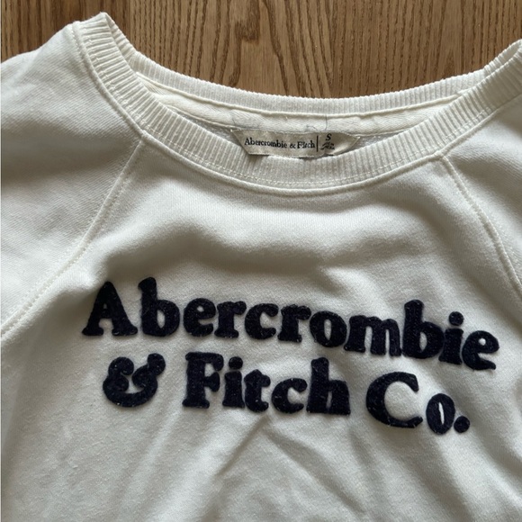 Abercrombie & Fitch White Sweater with Black Logo - Picture 2 of 5
